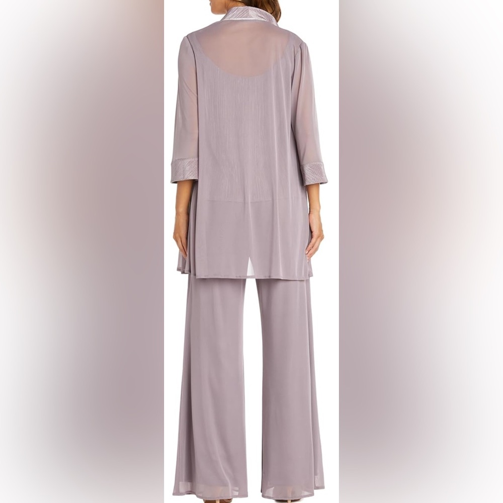 Elegant Women's Mother of the Groom/Bride Pant Suit in Mauve. - Picture 3 of 5